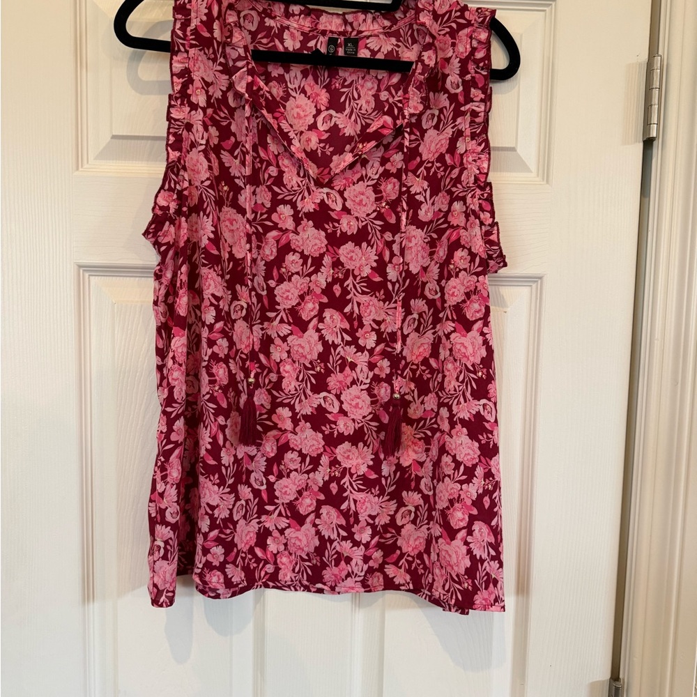 Versona Pink Floral V-Neck Sleeveless Top